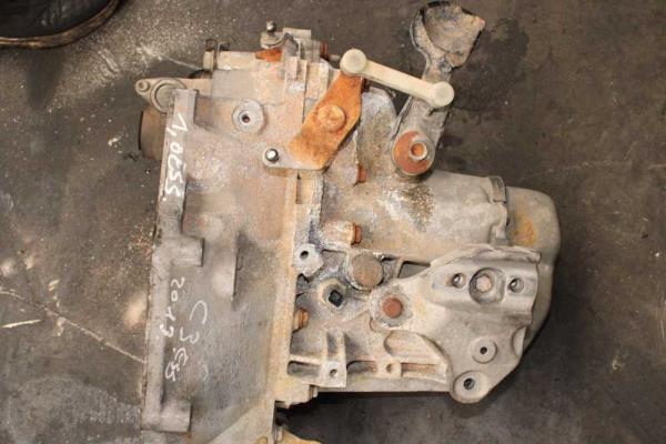 BOITE DE VITESSE MANUEL CITROEN C3 / PEUGEOT 208  1.0 / 1.2VTI ( 5VITESSES ) - Vue 3